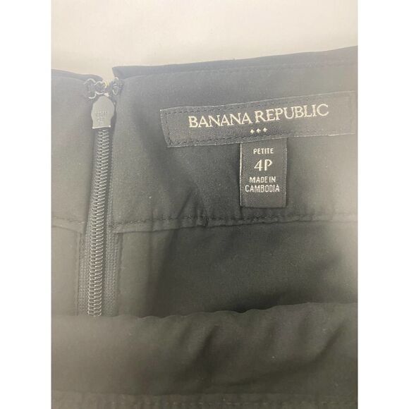 Banana Republic Houndstooth Professional Skirt Black Gray Business - Size 4P - Picture 2 of 7